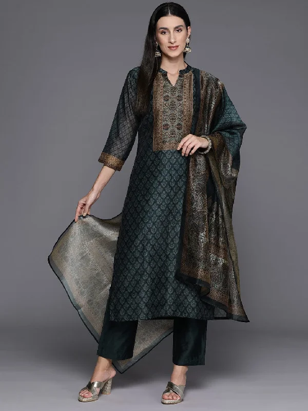 Varanga Grey Floral Printed Straight Kurta Paired With Solid Bottom And Printed Dupatta Vskd31918