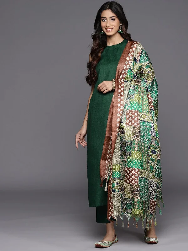 Varanga Regular Halter Neck Kurta With Trousers Dupatta